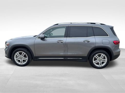 Used 2023 Mercedes-Benz GLB 250 4MATIC image 2