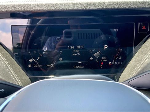 Used 2025 GMC Yukon XL Denali AWD/4WD image 25