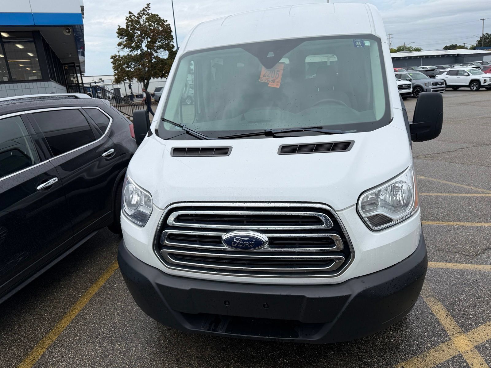 Used 2019 Ford Transit 150 XLT RWD image 6