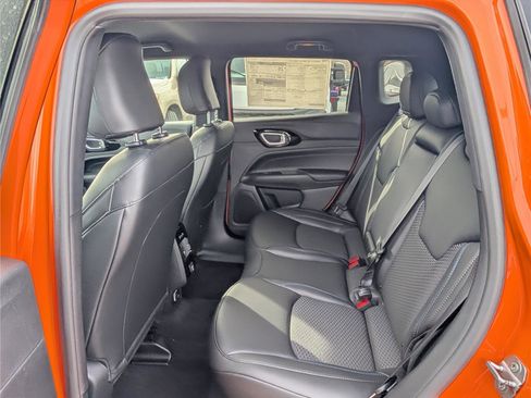 New 2026 Jeep Compass Latitude image 9