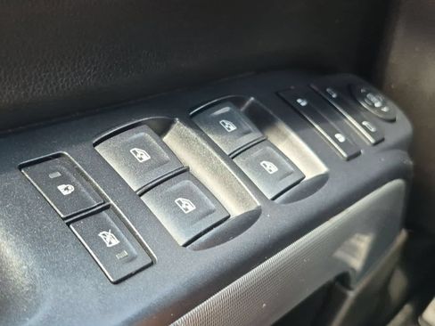Used 2018 Chevrolet Silverado 1500 LT w/ All Star Edition AWD/4WD image 28