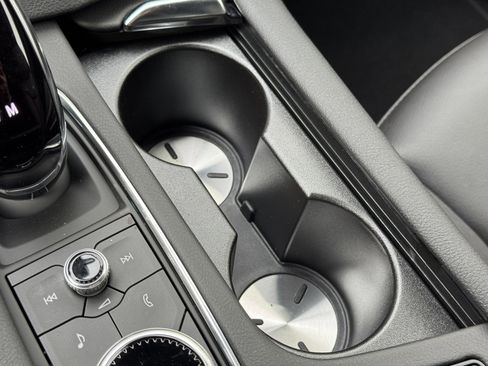 New 2025 Cadillac XT5 Luxury image 24