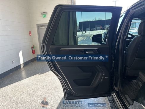 Used 2025 Chevrolet Tahoe Z71 w/ Z71 Off-Road Package image 34