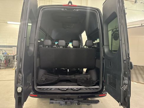 Used 2022 Mercedes-Benz Sprinter 2500 image 26