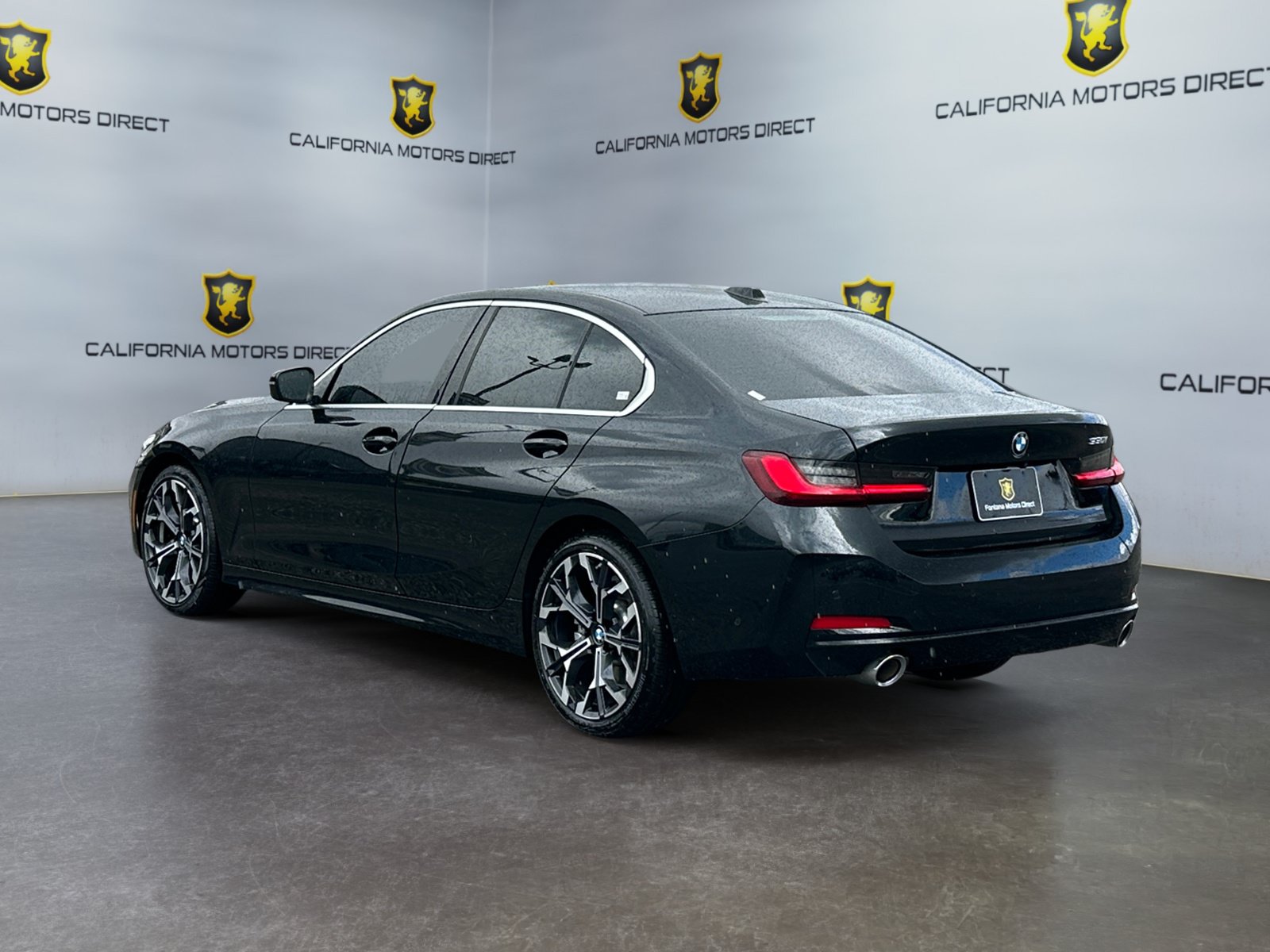 Used 2025 BMW 330i Sedan RWD image 3