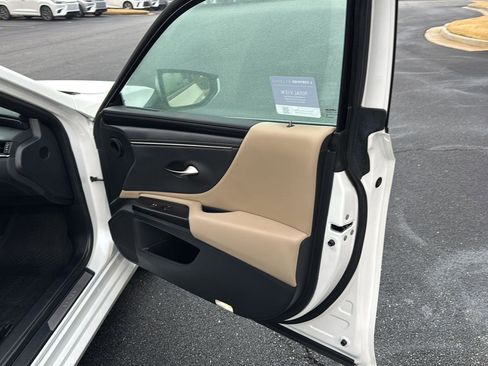 Certified 2021 Lexus ES 350 w/ Accessory Package image 12