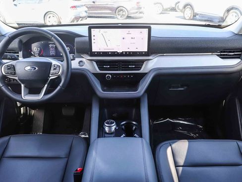 Used 2026 Ford Explorer Active w/ Active Comfort Package RWD image 12