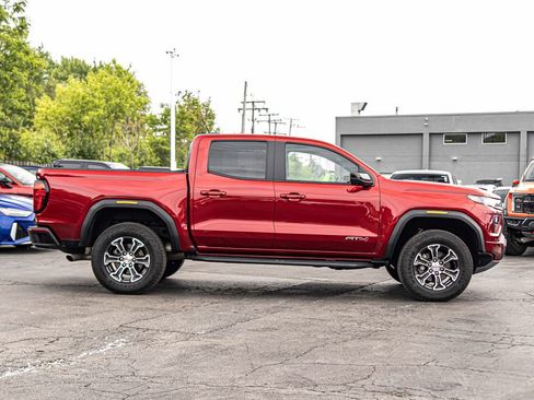 Used 2024 GMC Canyon AT4 w/ AT4 Premium Package AWD/4WD image 9