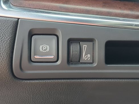 Certified 2021 Cadillac XT5 Premium Luxury AWD/4WD image 16