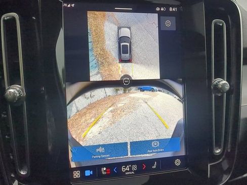 Used 2025 Volvo XC40 B5 Plus image 21