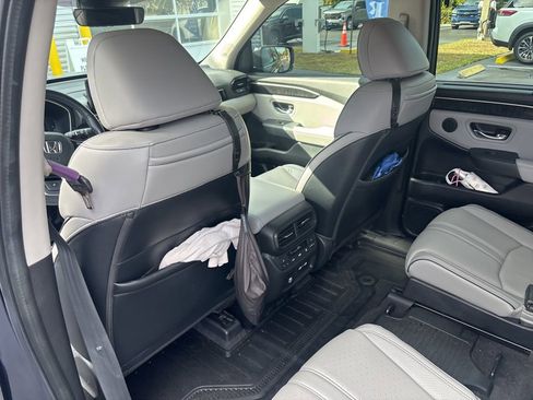 Used 2023 Honda Pilot Elite image 8