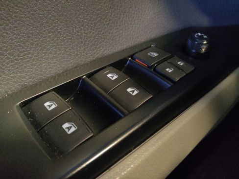 Used 2019 Toyota Camry SE image 27