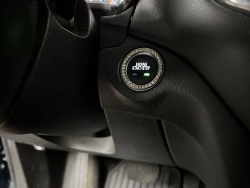 Used 2019 Chevrolet Equinox LT w/ Driver Convenience Package FWD image 16