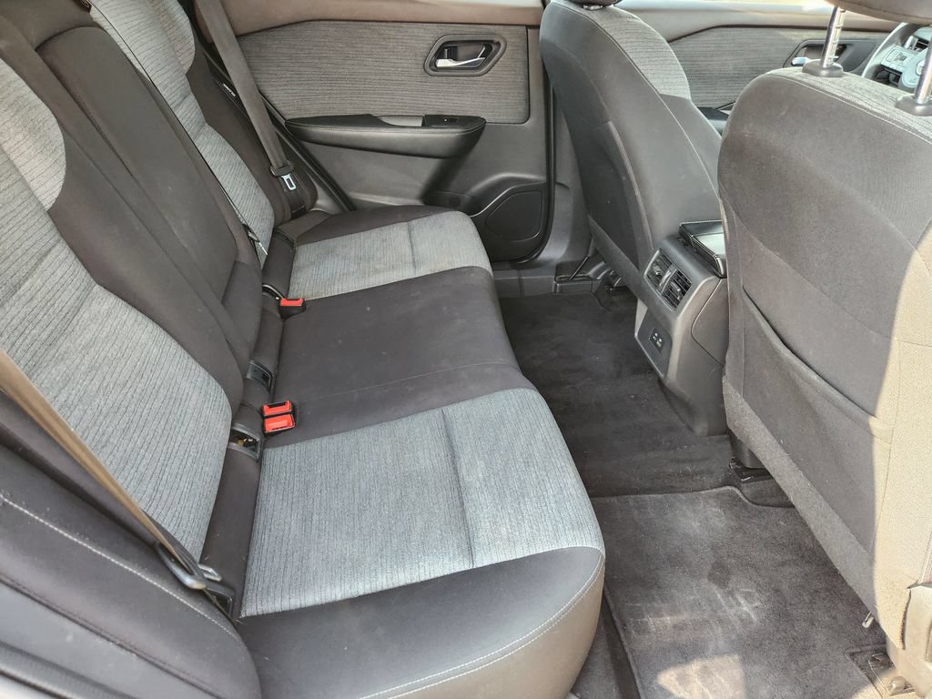 Used 2023 Nissan Rogue SV FWD image 31