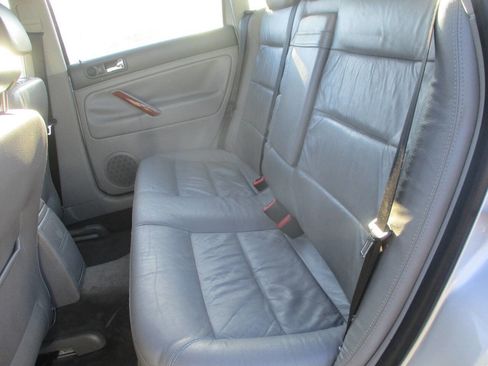 Used 2004 Volkswagen Passat GLX image 7