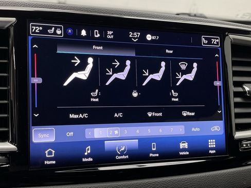 Used 2024 Chrysler Pacifica Touring-L image 20