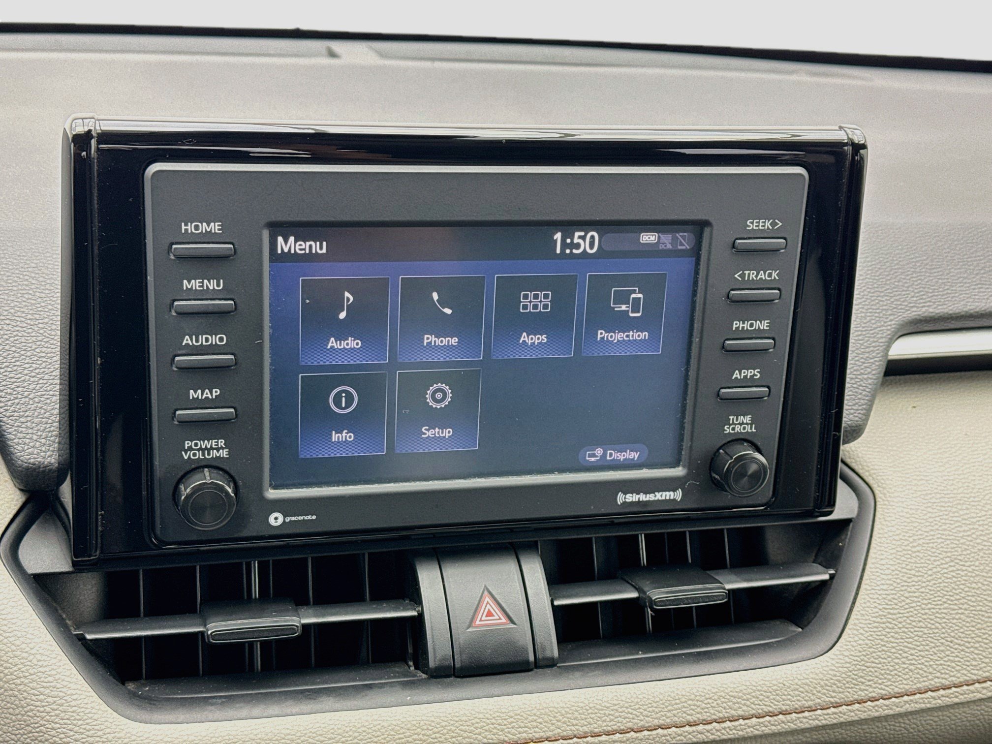 Used 2021 Toyota RAV4 XLE w/ Carpet Mat Package (TMS) FWD image 9