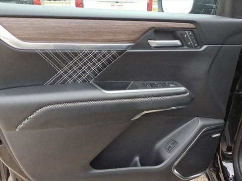 New 2026 GMC Acadia Denali w/ Super Cruise Package image 12