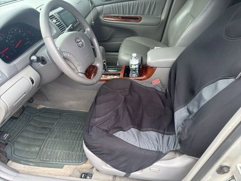 Used 2005 Toyota Camry XLE image 5