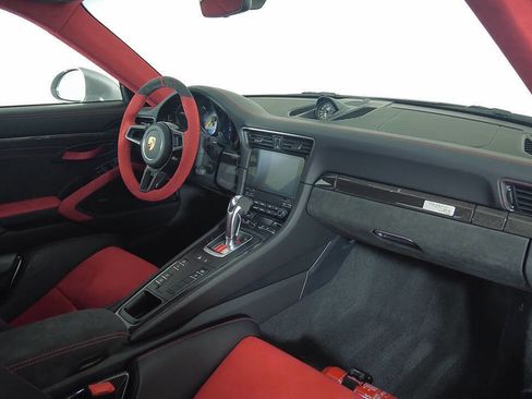 Used 2019 Porsche 911 GT2 RS image 9