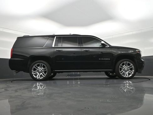 Used 2020 Chevrolet Suburban Premier w/ Premier Plus Edition RWD image 29