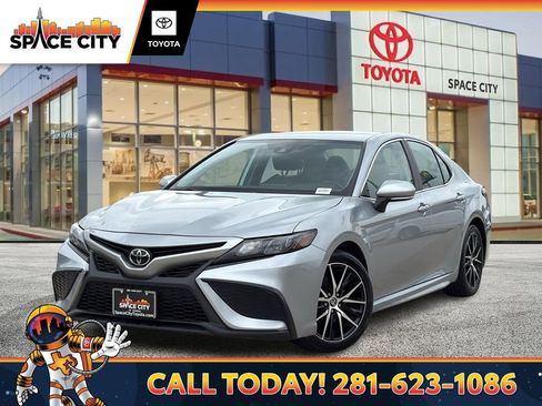Certified 2024 Toyota Camry SE w/ Cold Weather Package image 1
