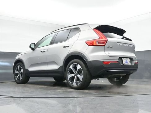 Used 2023 Volvo XC40 B5 Plus w/ Driver Assist Package image 14