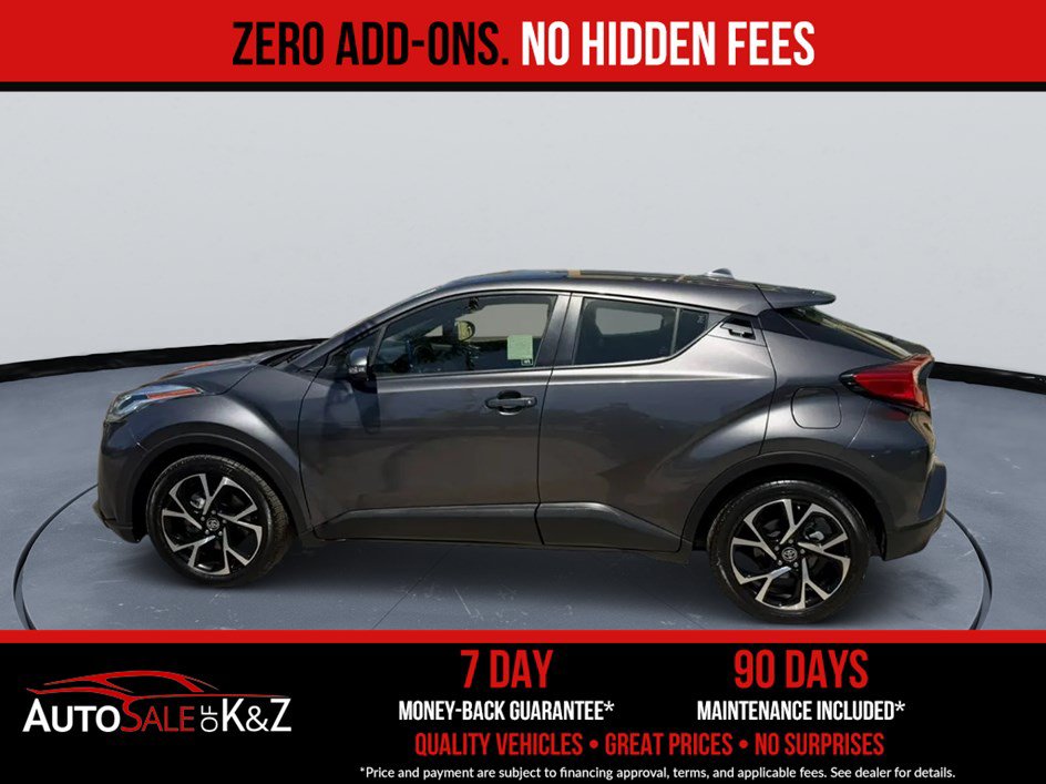 Used 2021 Toyota C-HR XLE FWD image 3
