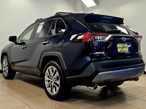 Used 2019 Toyota RAV4 Limited w/ Advanced Technology Package AWD/4WD image 4