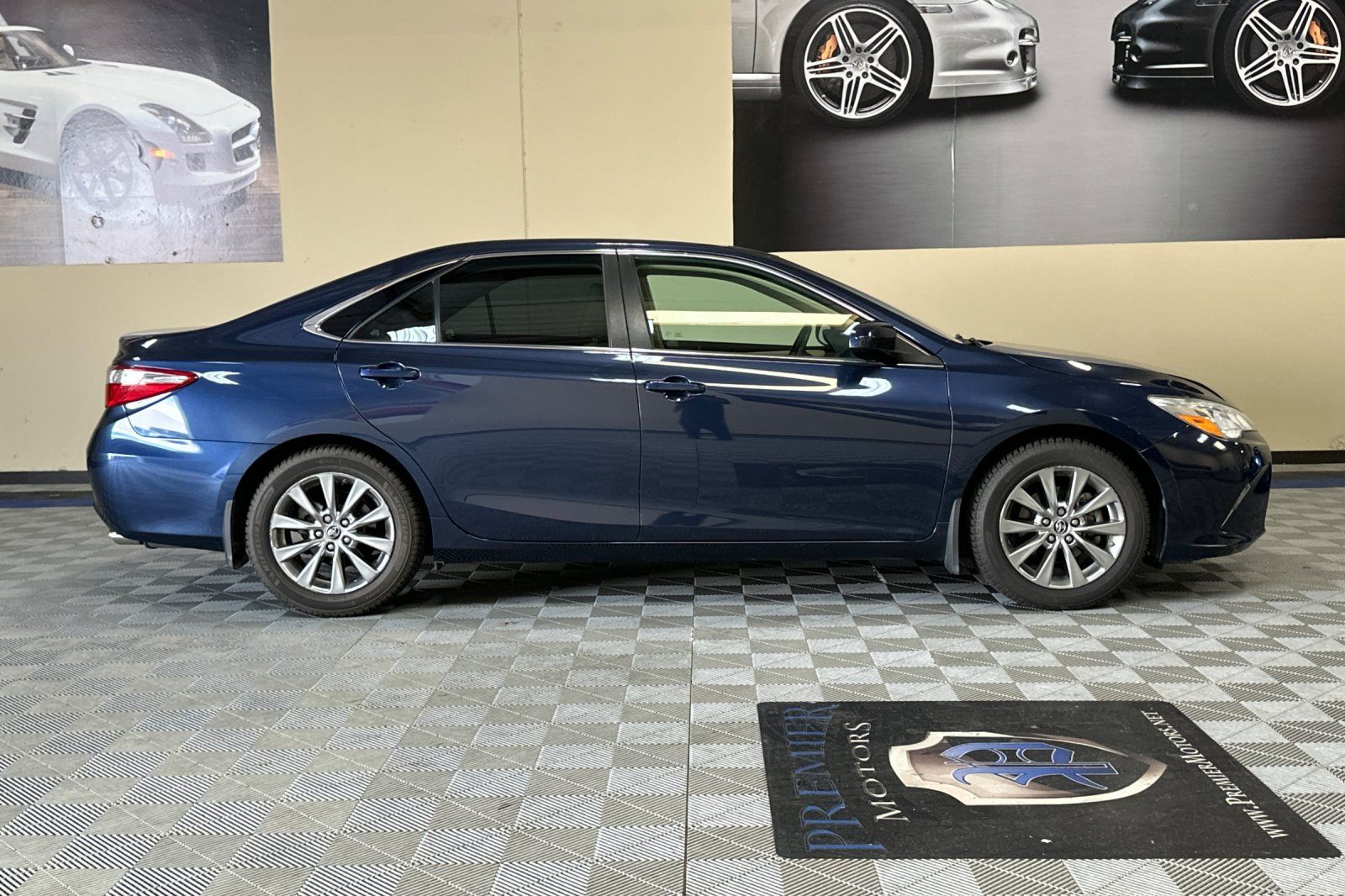 Used 2015 Toyota Camry XLE FWD image 3