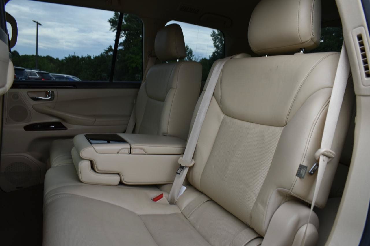 Used 2013 Lexus LX 570 4WD w/ Luxury Pkg image 26