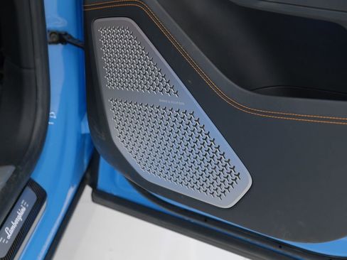 Used 2022 Lamborghini Urus image 41