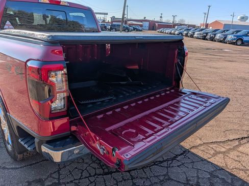 Used 2025 Ford Ranger XLT w/ Chrome Accent Package AWD/4WD image 10