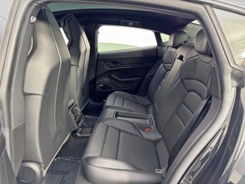 Used 2022 Porsche Taycan 4S image 44