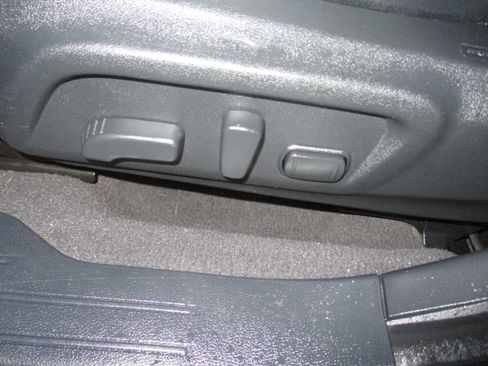 Used 2018 Subaru Outback 2.5i Limited image 16