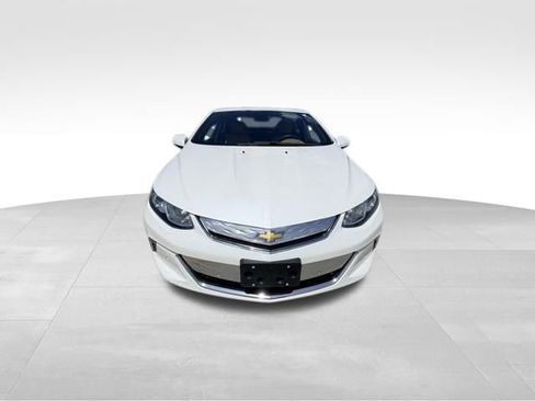 Used 2017 Chevrolet Volt Premier w/ Driver Confidence Package FWD image 3