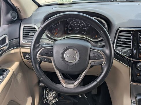 Used 2020 Jeep Grand Cherokee Limited image 16