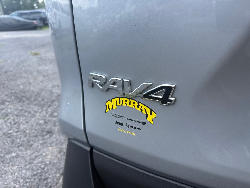 Used 2022 Toyota RAV4 XLE Premium AWD/4WD image 17