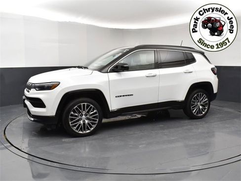 Used 2024 Jeep Compass Limited w/ Elite Group image 3