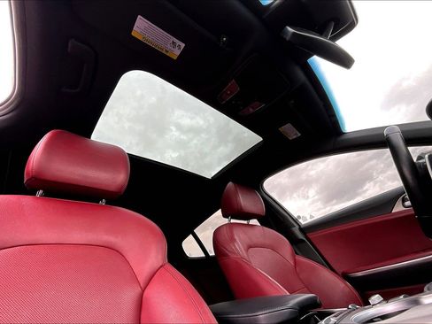 Used 2018 Kia Stinger GT1 image 16