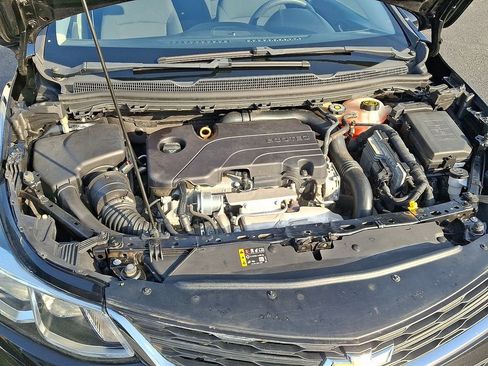 Used 2018 Chevrolet Cruze LS FWD image 28