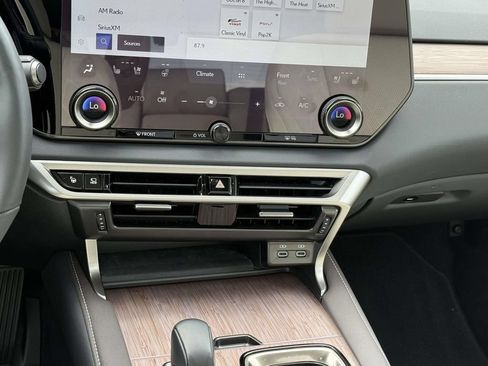 Used 2024 Lexus RX 350 AWD w/ Convenience Package image 19