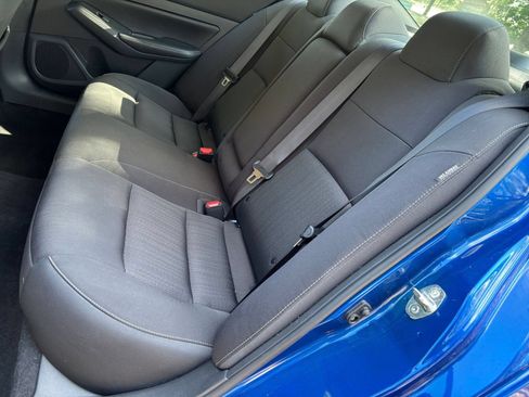 Used 2025 Nissan Altima 2.5 SV FWD image 39