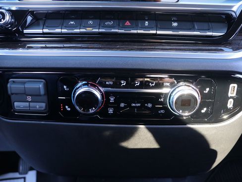 New 2026 GMC Sierra 1500 Elevation image 21