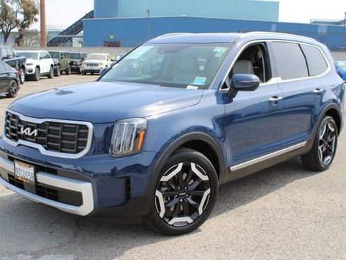 Used 2025 Kia Telluride S FWD image 10
