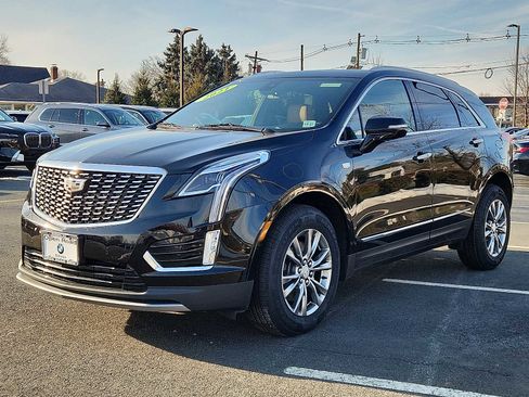 Used 2021 Cadillac XT5 Premium Luxury image 3