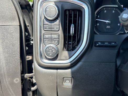 Used 2022 GMC Sierra 3500 Denali w/ Denali Ultimate Package AWD/4WD image 16