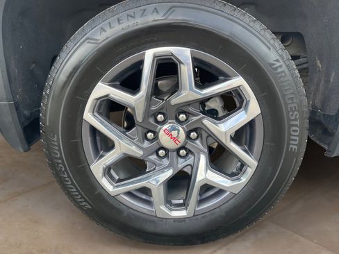 Used 2025 GMC Sierra 1500 SLT RWD image 25