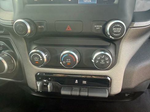 Used 2024 RAM 2500 Tradesman w/ Chrome Appearance Group image 21