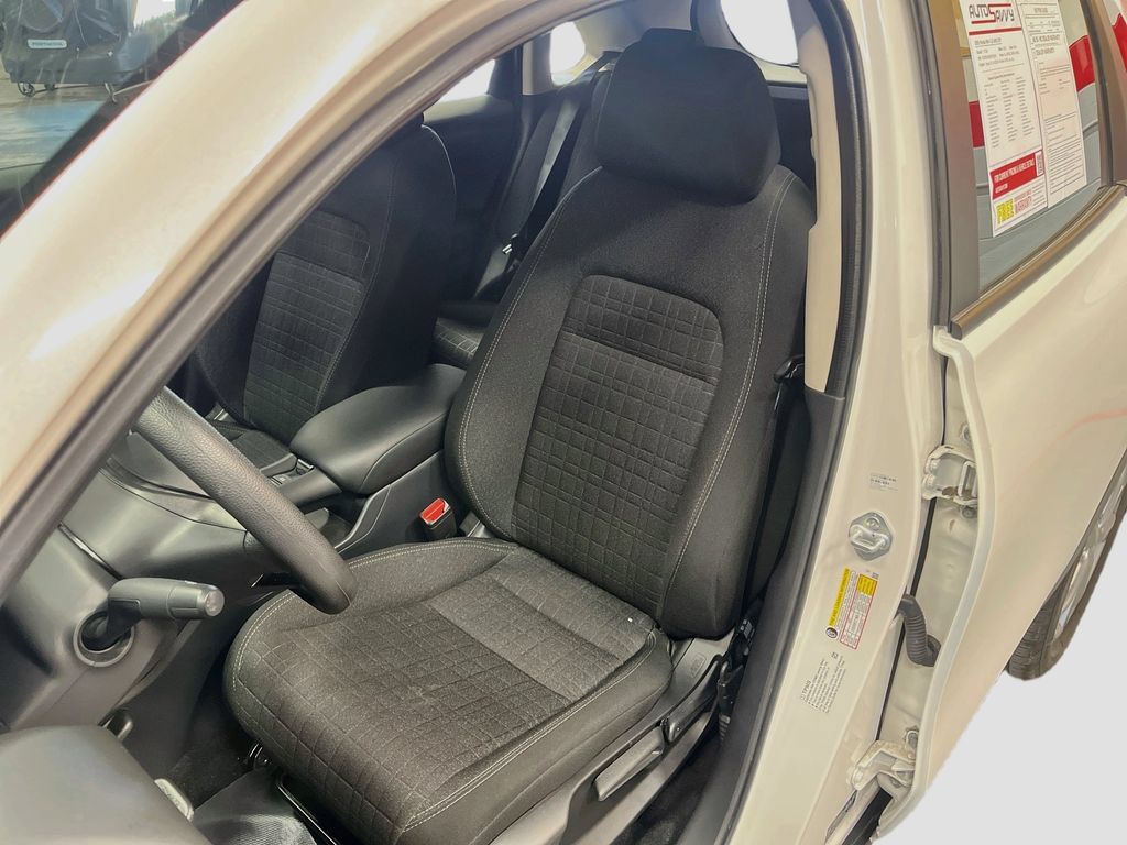 Used 2025 Honda HR-V LX image 18